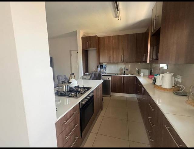 3 BEDROOM APARTMENT FOR SALE IN ELDO LAKES ESTATE